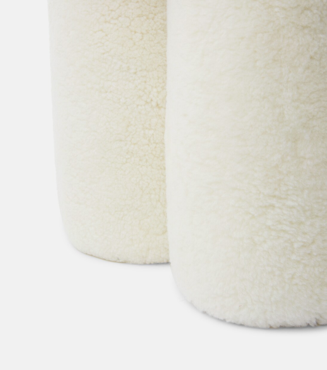 Big Foot sheepskin stool | 101 Copenhagen