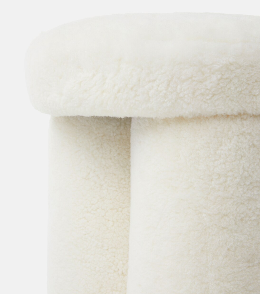 Big Foot sheepskin stool | 101 Copenhagen