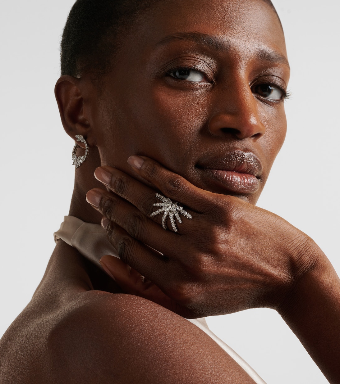 Ring Y-Not aus 18kt Weißgold (750/1000) mit Diamanten | Yeprem