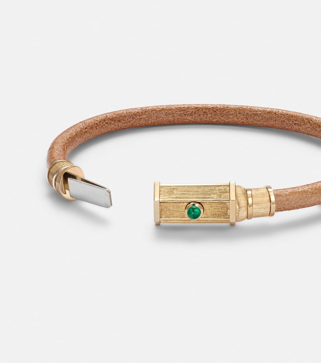 Armreif Lasso aus Leder mit 18kt Gelbgold (750/1000) und Smaragd | Marie Lichtenberg