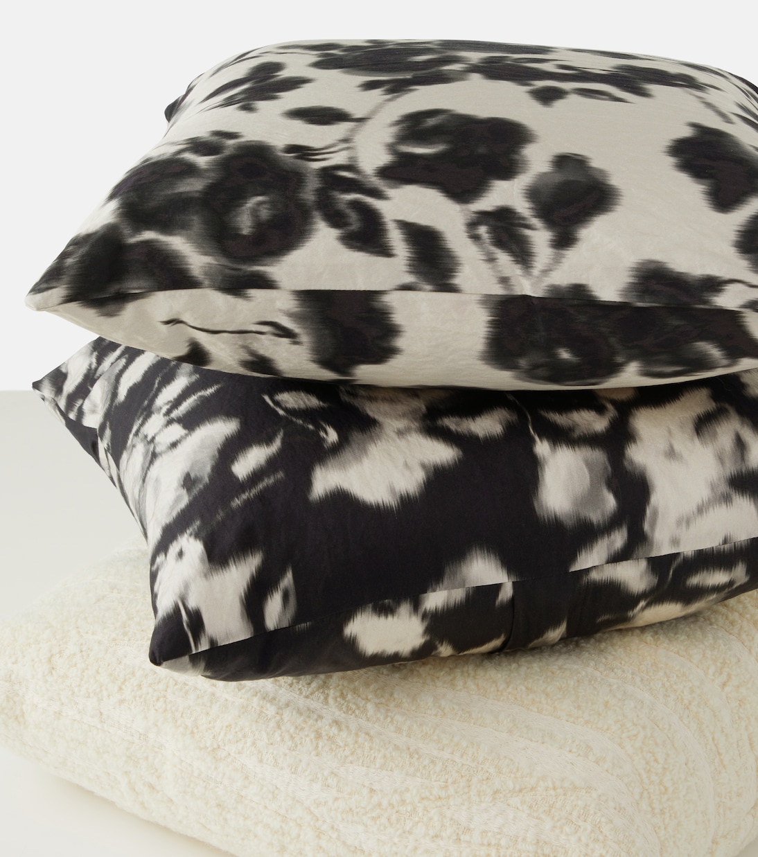 Biplex wool and cotton-blend cushion | The House of Lyria