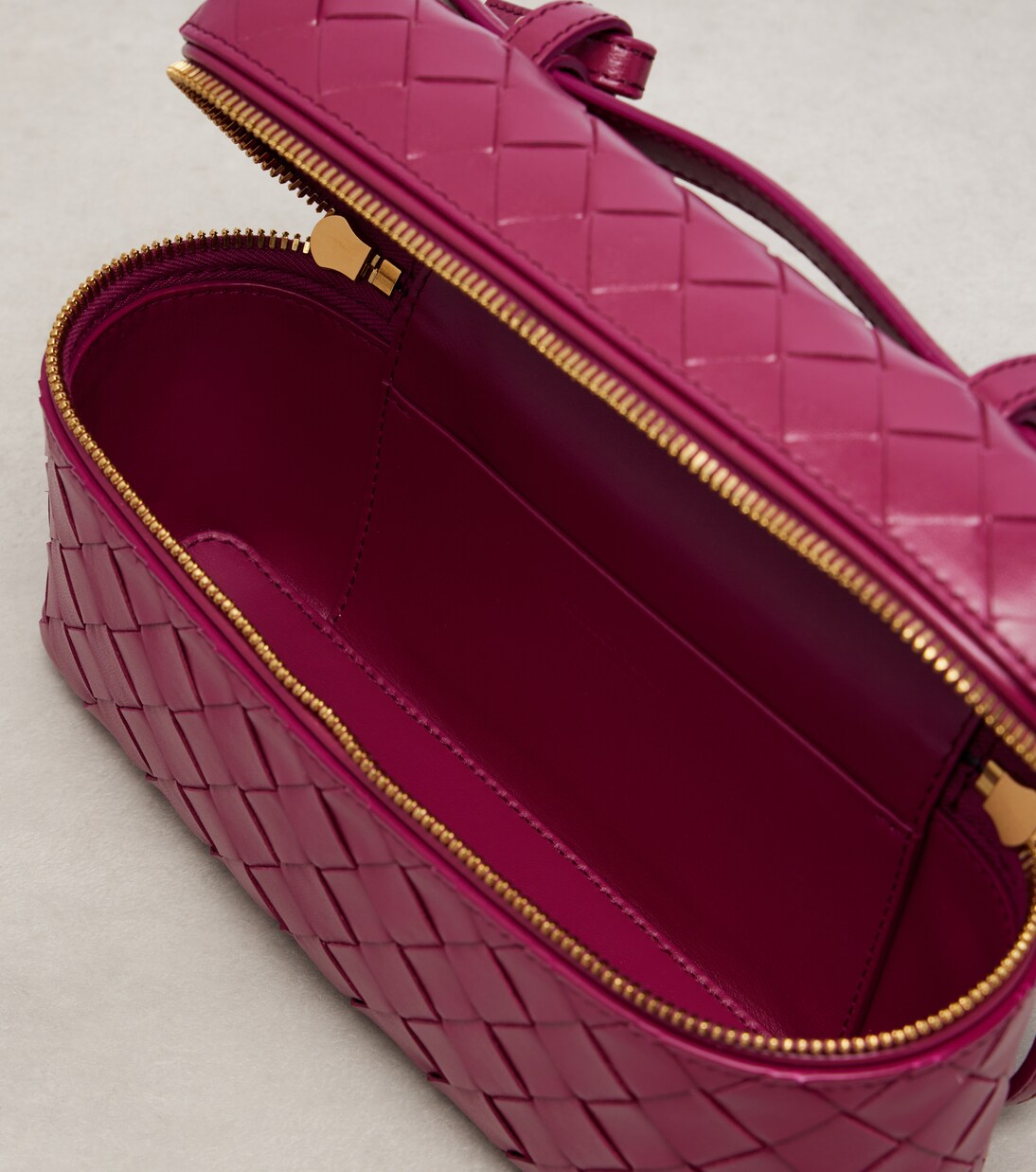 Bang Bang Intrecciato leather vanity bag | Bottega Veneta