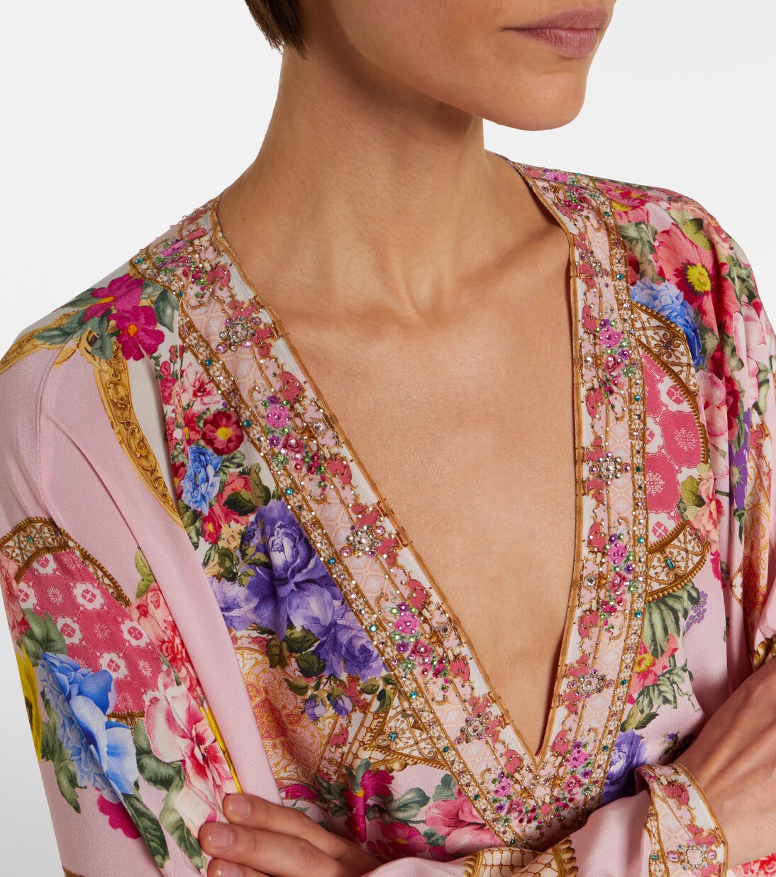 Caftán de seda floral adornado | Camilla