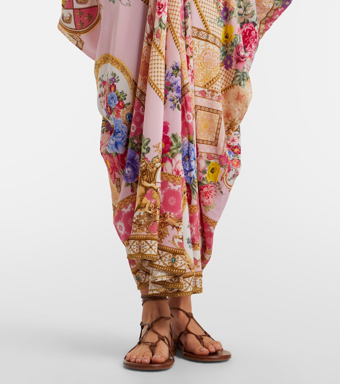 Caftán de seda floral adornado | Camilla