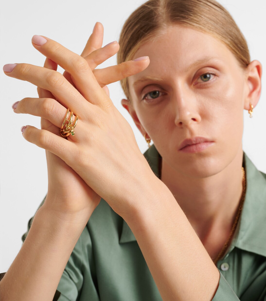 Piera 18kt gold linked rings with emerald | Spinelli Kilcollin