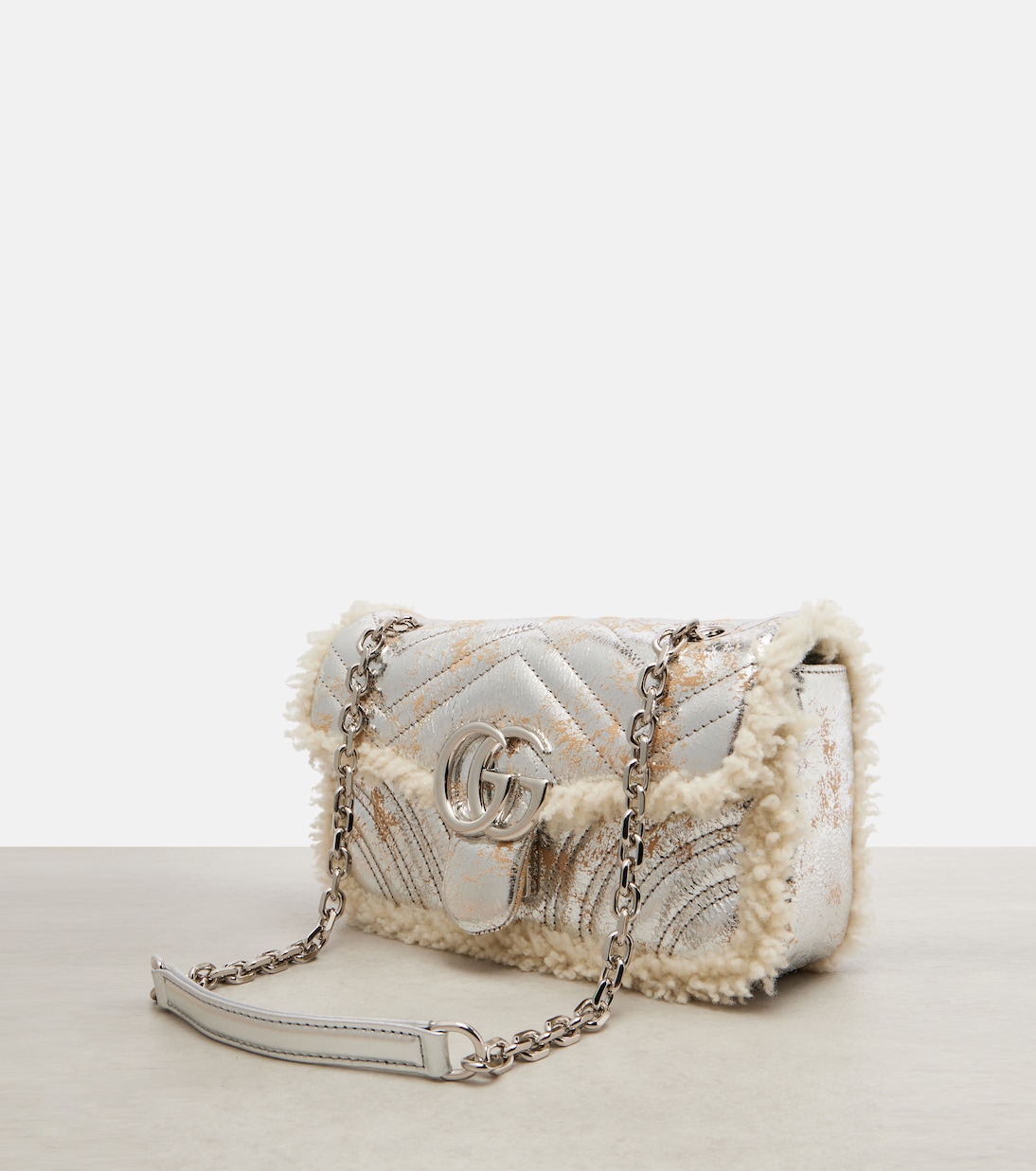 GG Marmont Medium metallic leather shoulder bag | Gucci