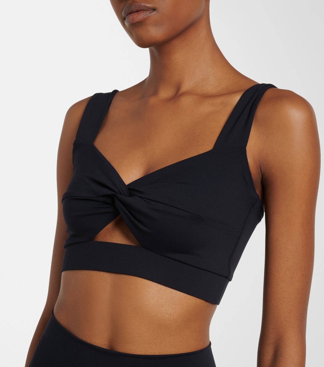 Shell cutout ruched sports bra | Norba