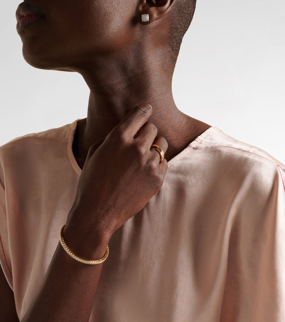 Stretchy 18kt gold tennis bracelet with diamonds | Bucherer Fine Jewellery