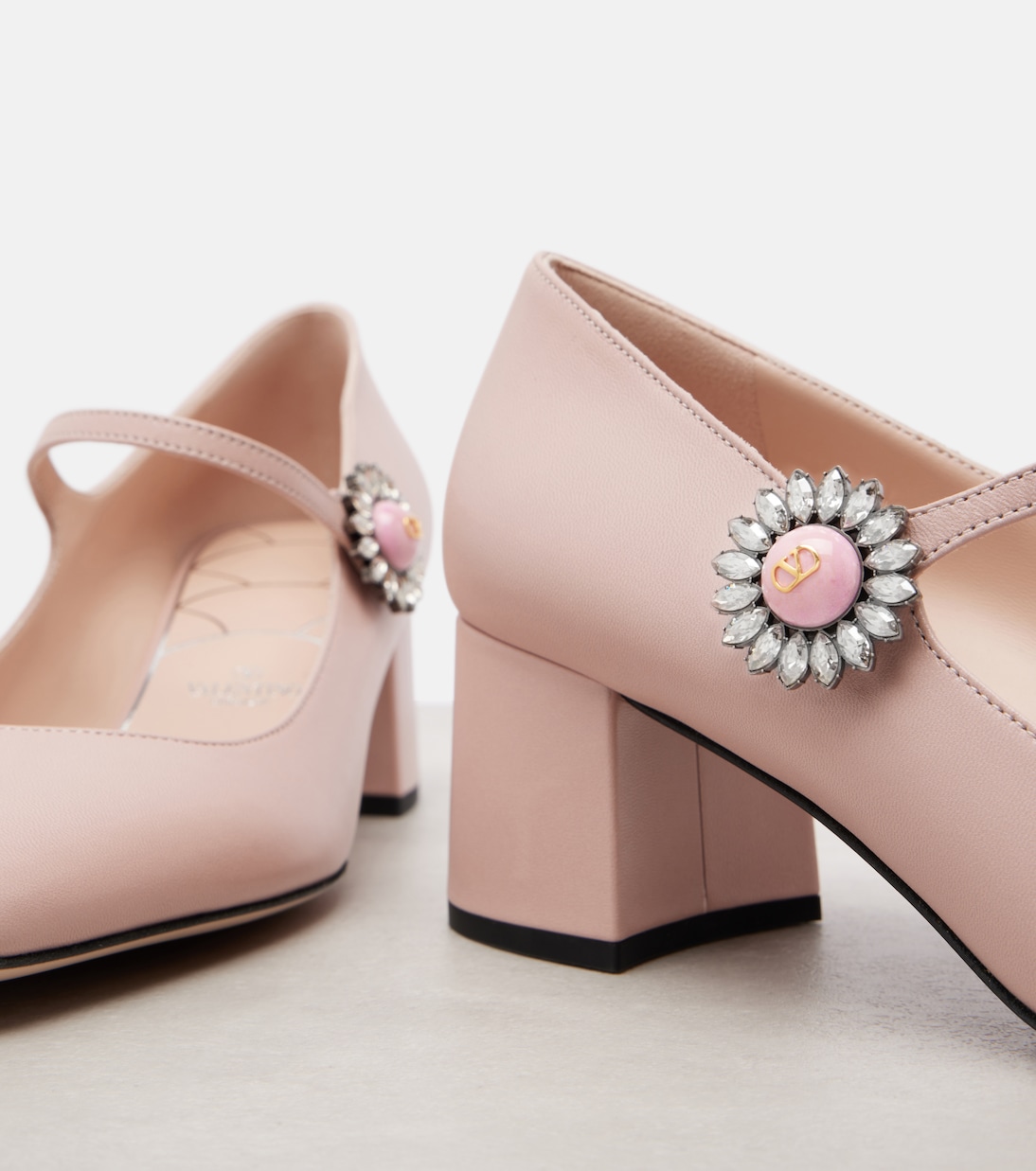 Mary-Jane-Pumps Daisy Jewel 55 aus Leder | Valentino Garavani