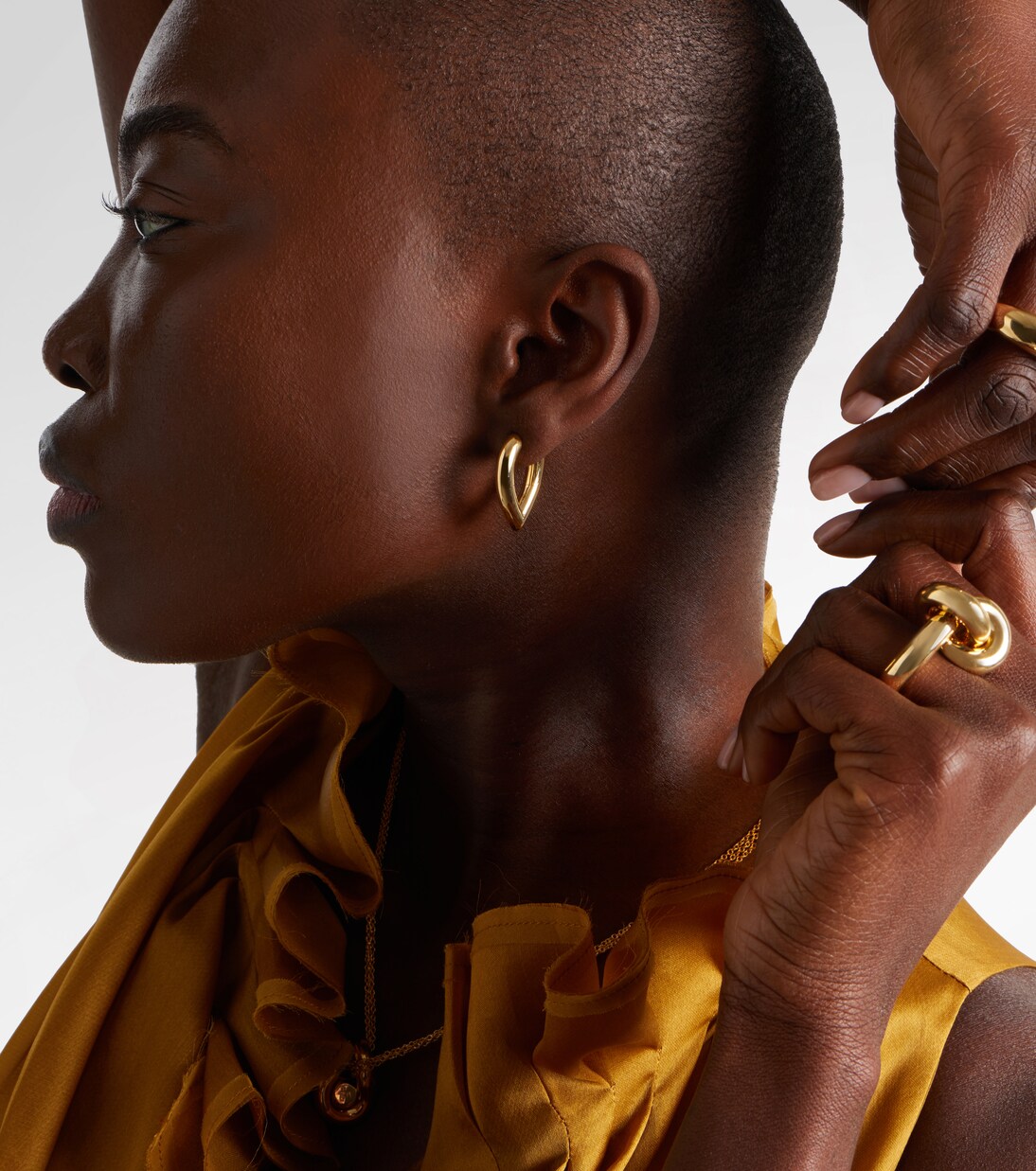 Drop Link Medium 18kt gold earrings | Engelbert