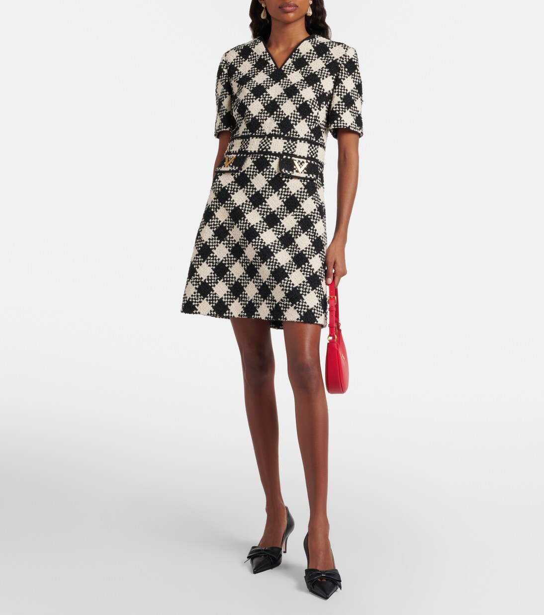 VLogo leather shoulder bag | Valentino Garavani