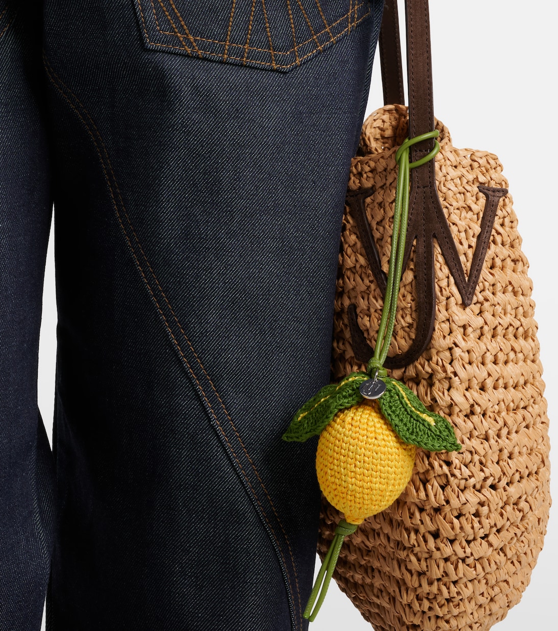 Charm para bolso Lemon de croché | JW Anderson