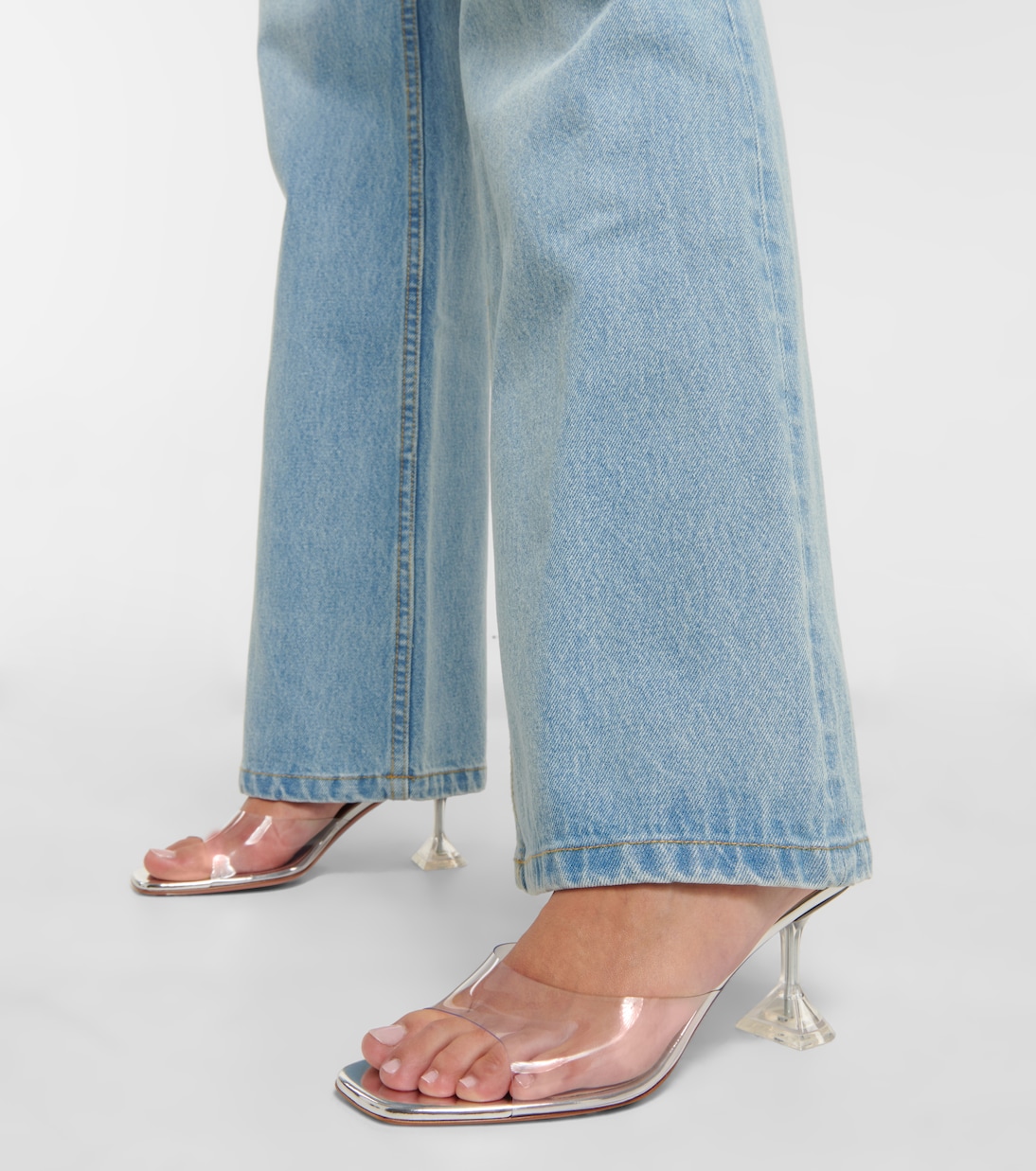 Pantoletten Lupita mit Lackleder | Amina Muaddi