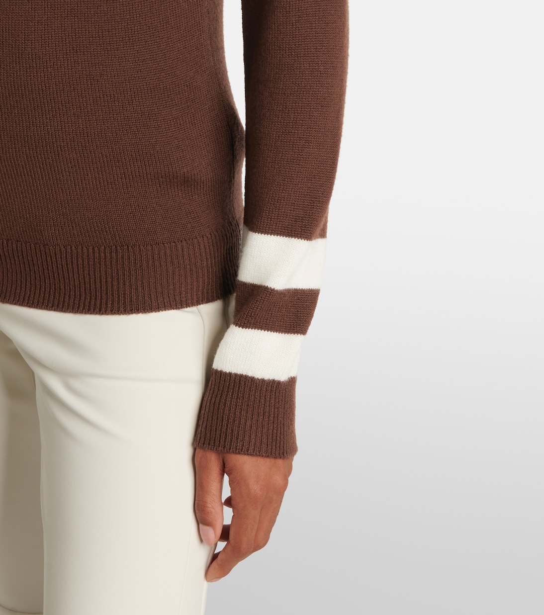 Jersey de cuello alto Schild de lana en intarsia | Perfect Moment