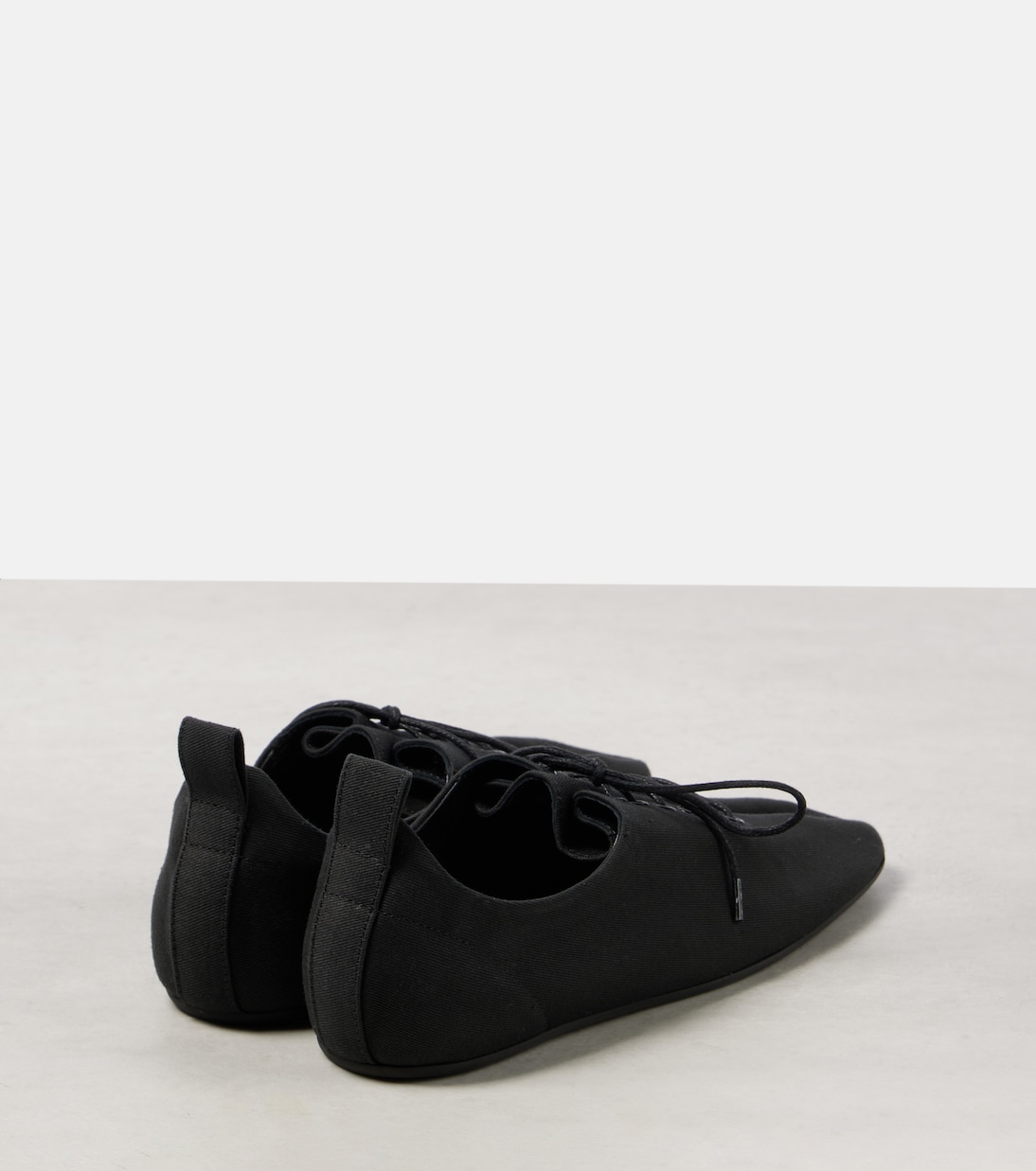 帆布运动鞋 | Toteme