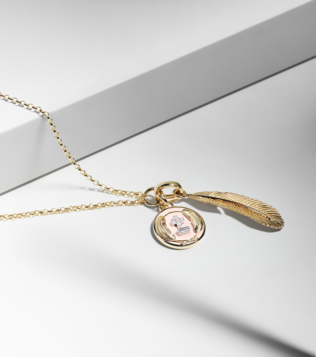 Vivacity 18kt gold pendant necklace with diamonds | FoundRae