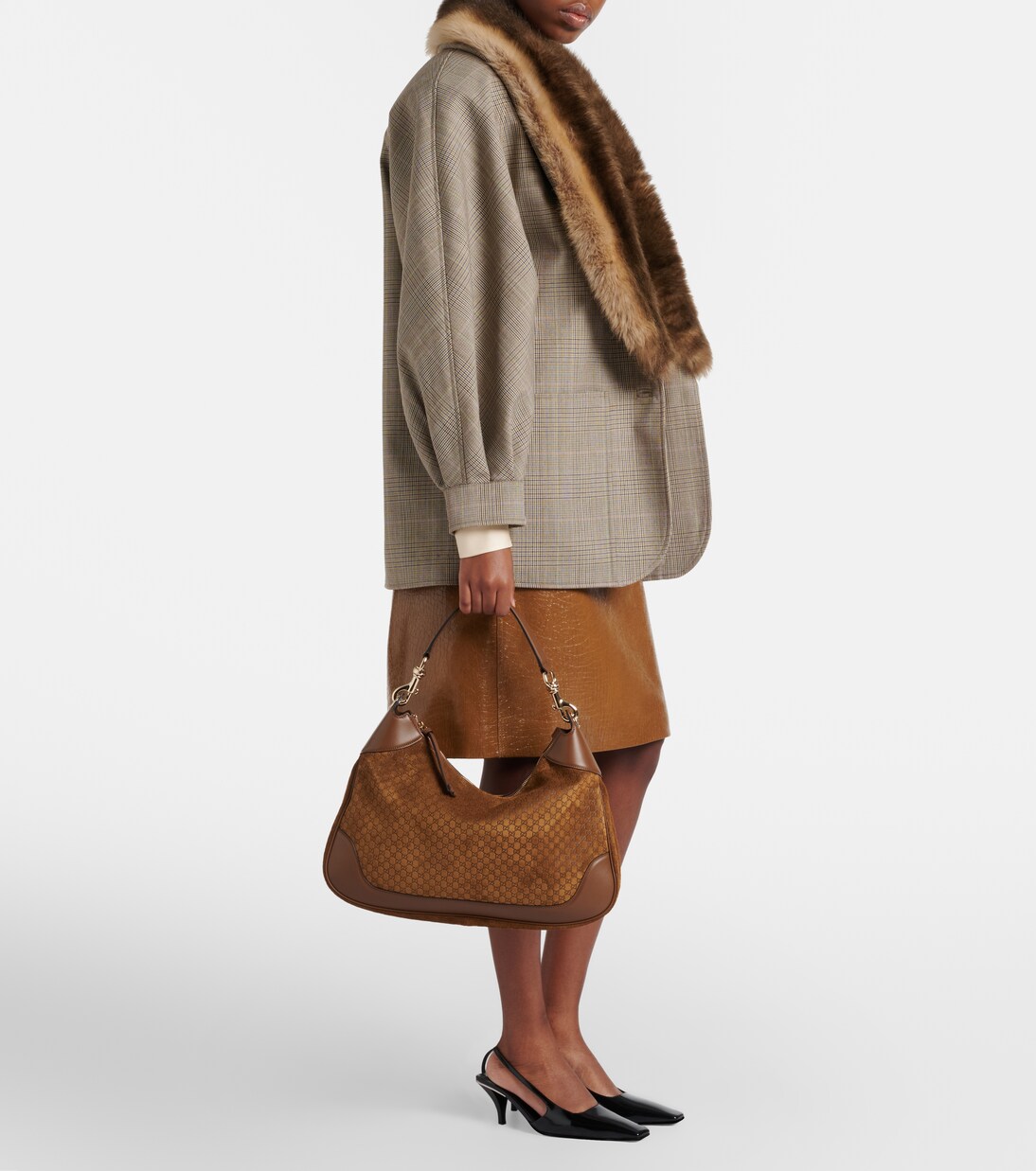 Bolso al hombro Gucci B Medium de ante | Gucci