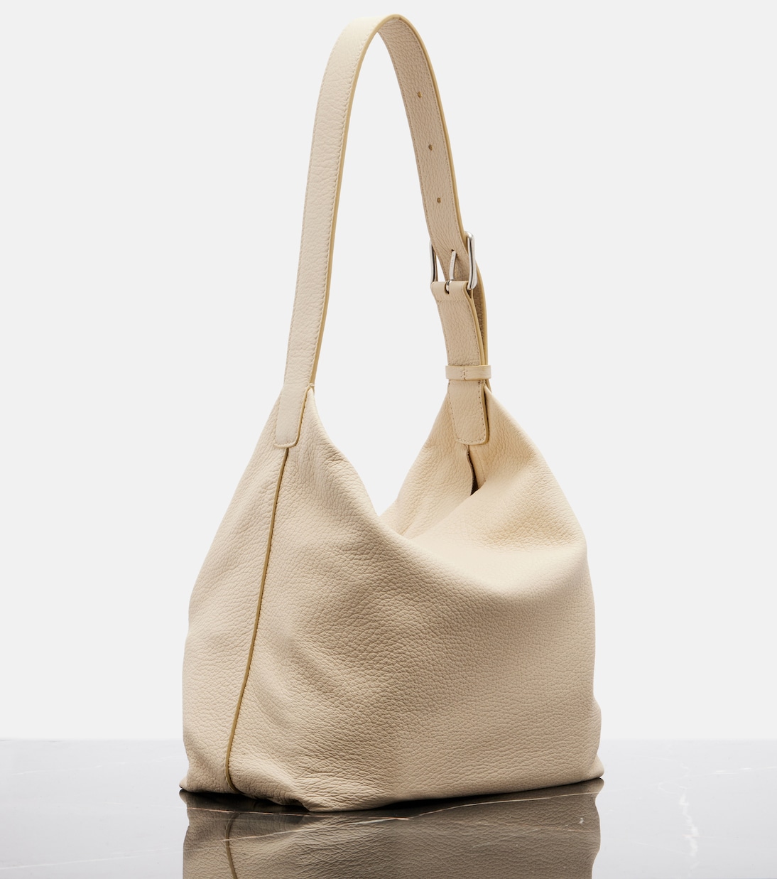 Schultertasche Isa aus Leder | The Row