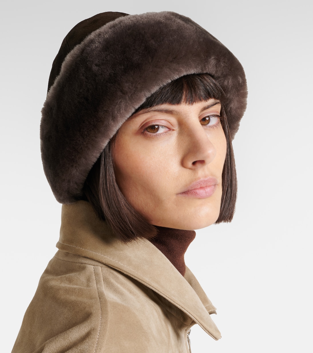 Mütze Toki aus Veloursleder und Shearling | Nour Hammour