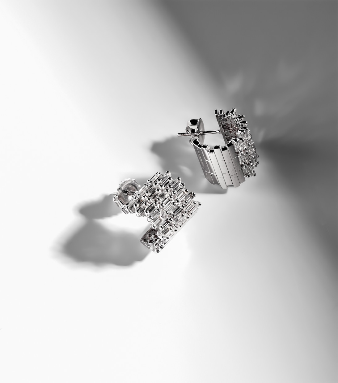 Boucles d'oreilles Rondelle en or blanc 18 ct et diamants | Suzanne Kalan