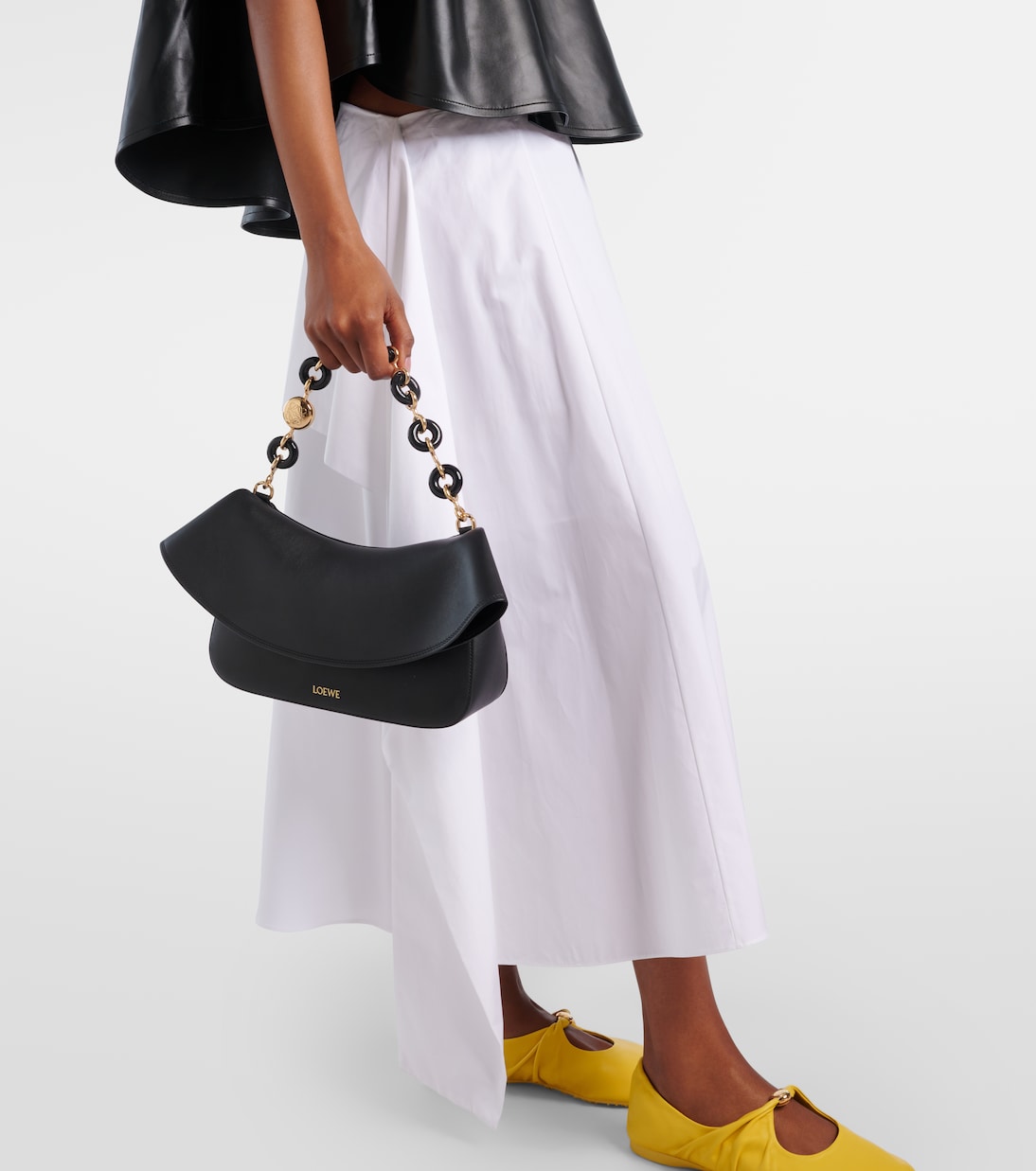 Schultertasche Ola Medium aus Leder | Loewe