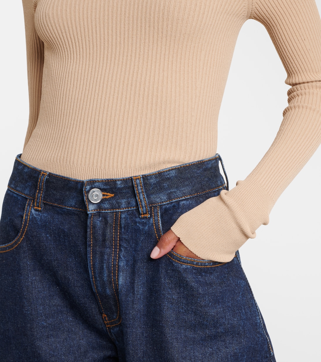 ليوتار من نسيج بحبكة مضلّعة وأكتاف مكشوفة | Alaïa