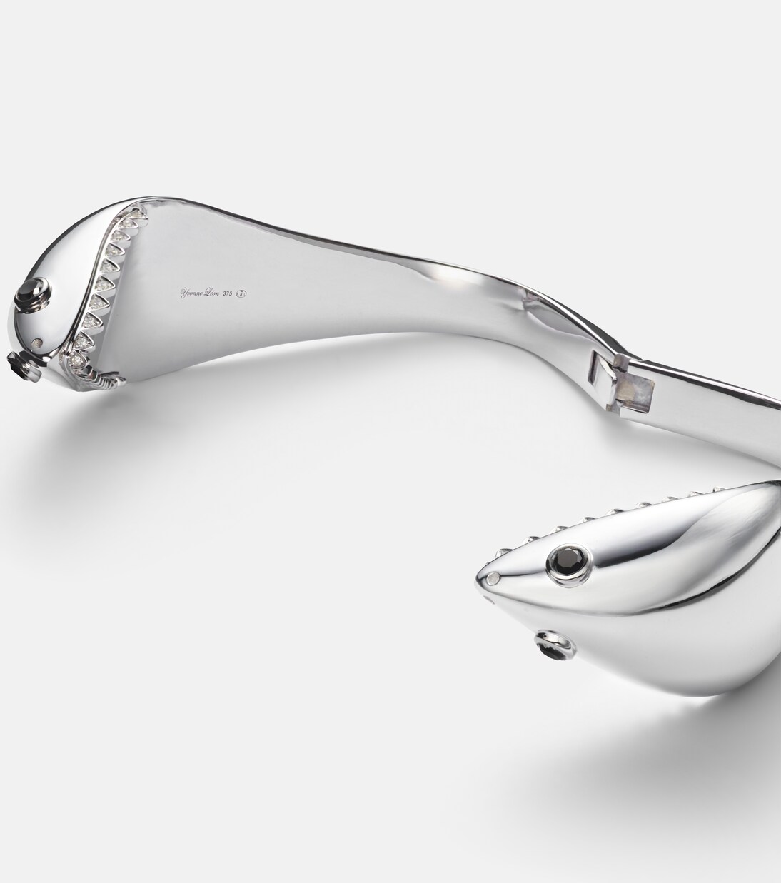 Requin 9kt white gold bangle with diamonds | Yvonne Léon