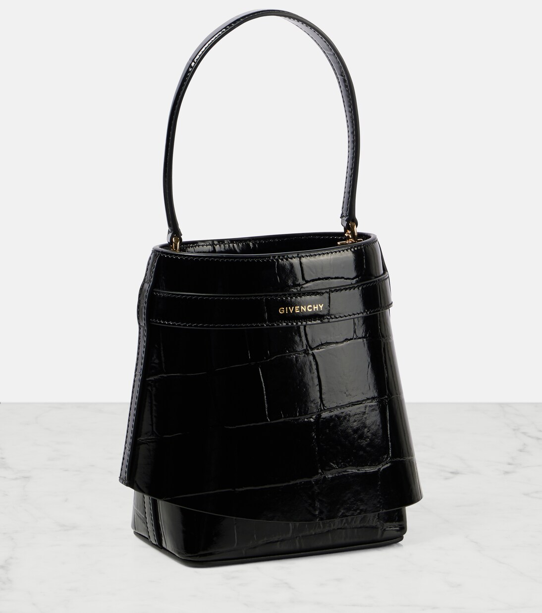 Shark Lock Medium leather bucket bag | Givenchy