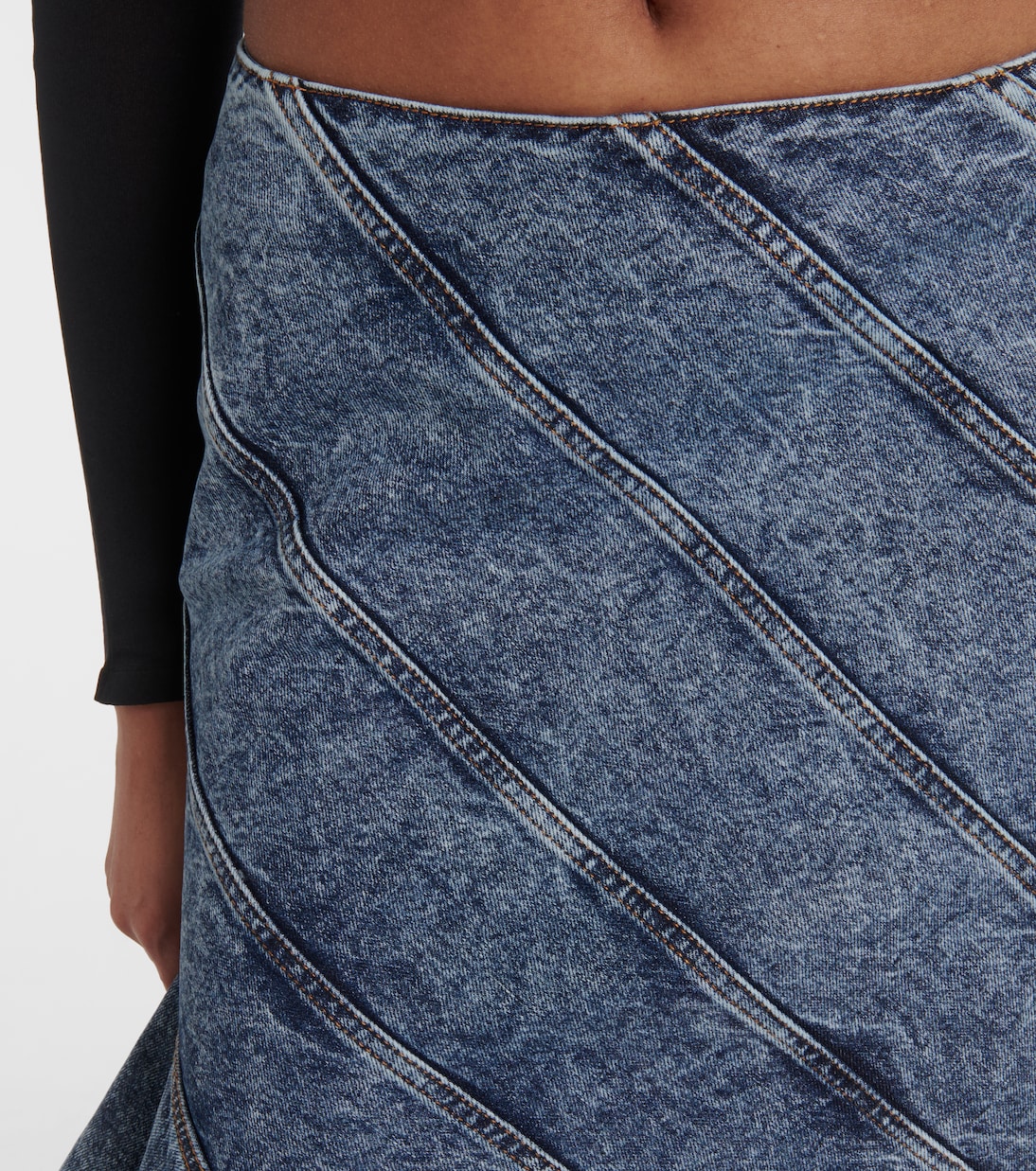 Falda midi Spiral de denim asimétrica | Alaïa