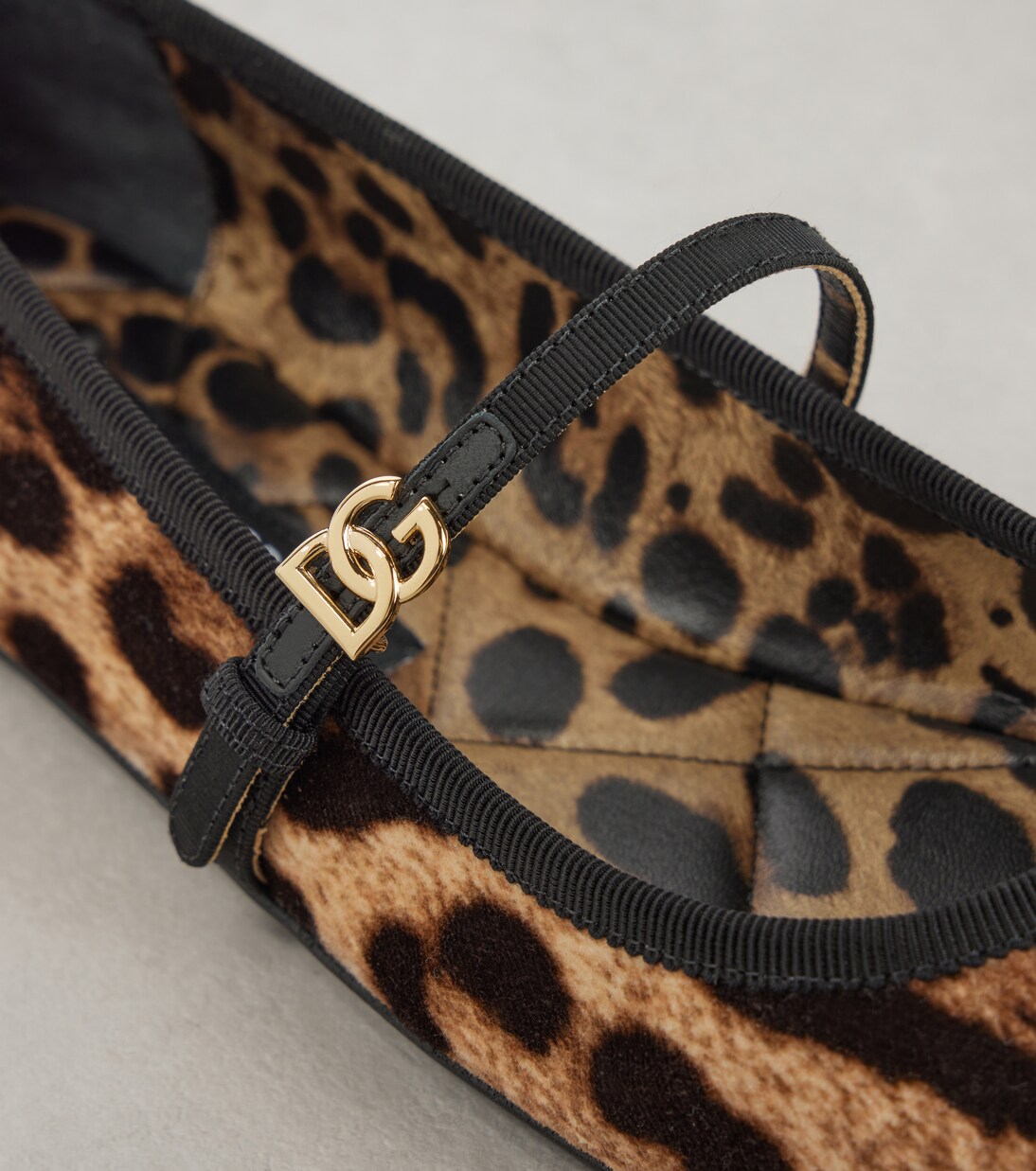 Mary-Jane-Ballerinas Vally aus Samt | Dolce&Gabbana