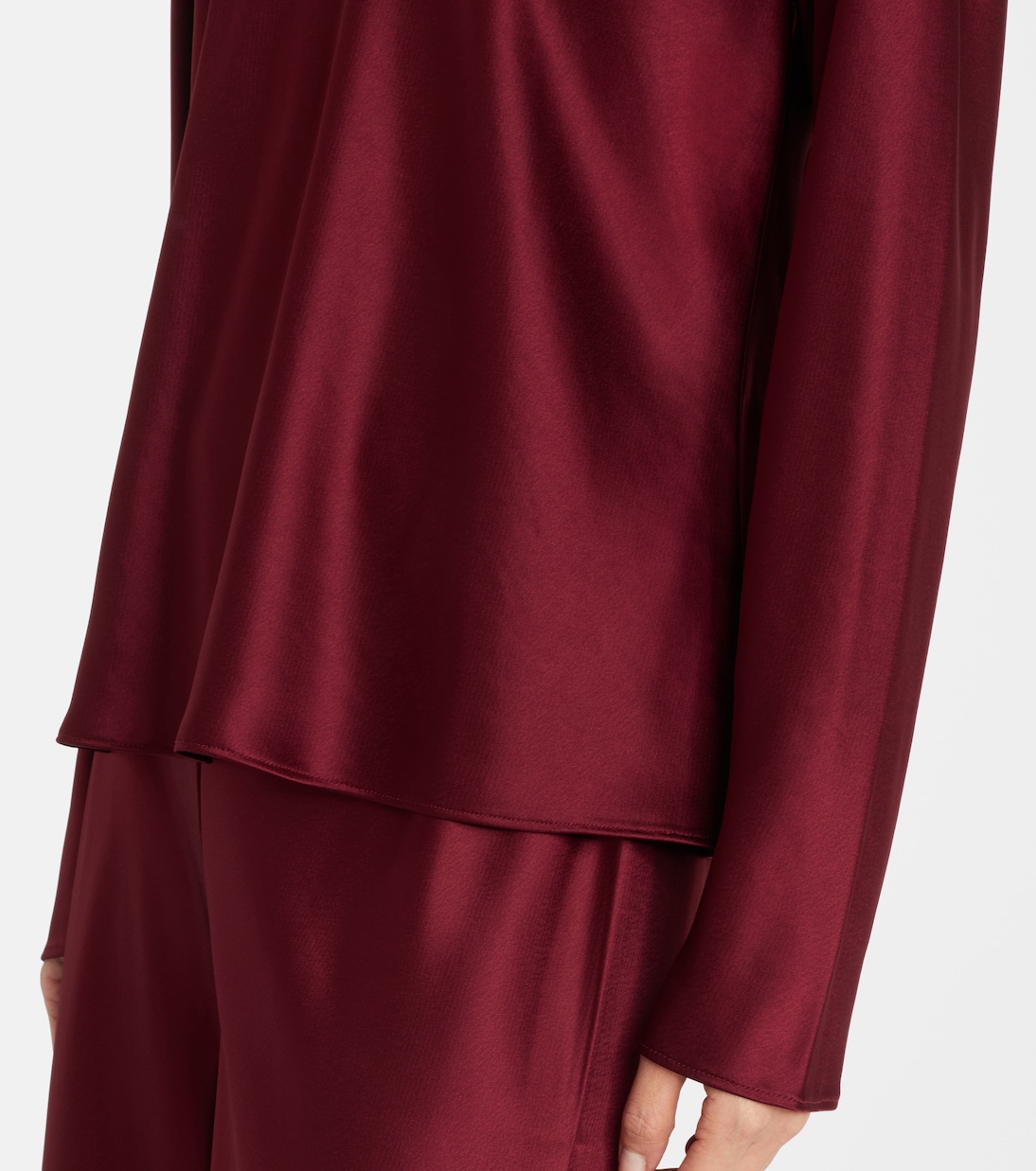 Barb satin turtleneck top | Leset