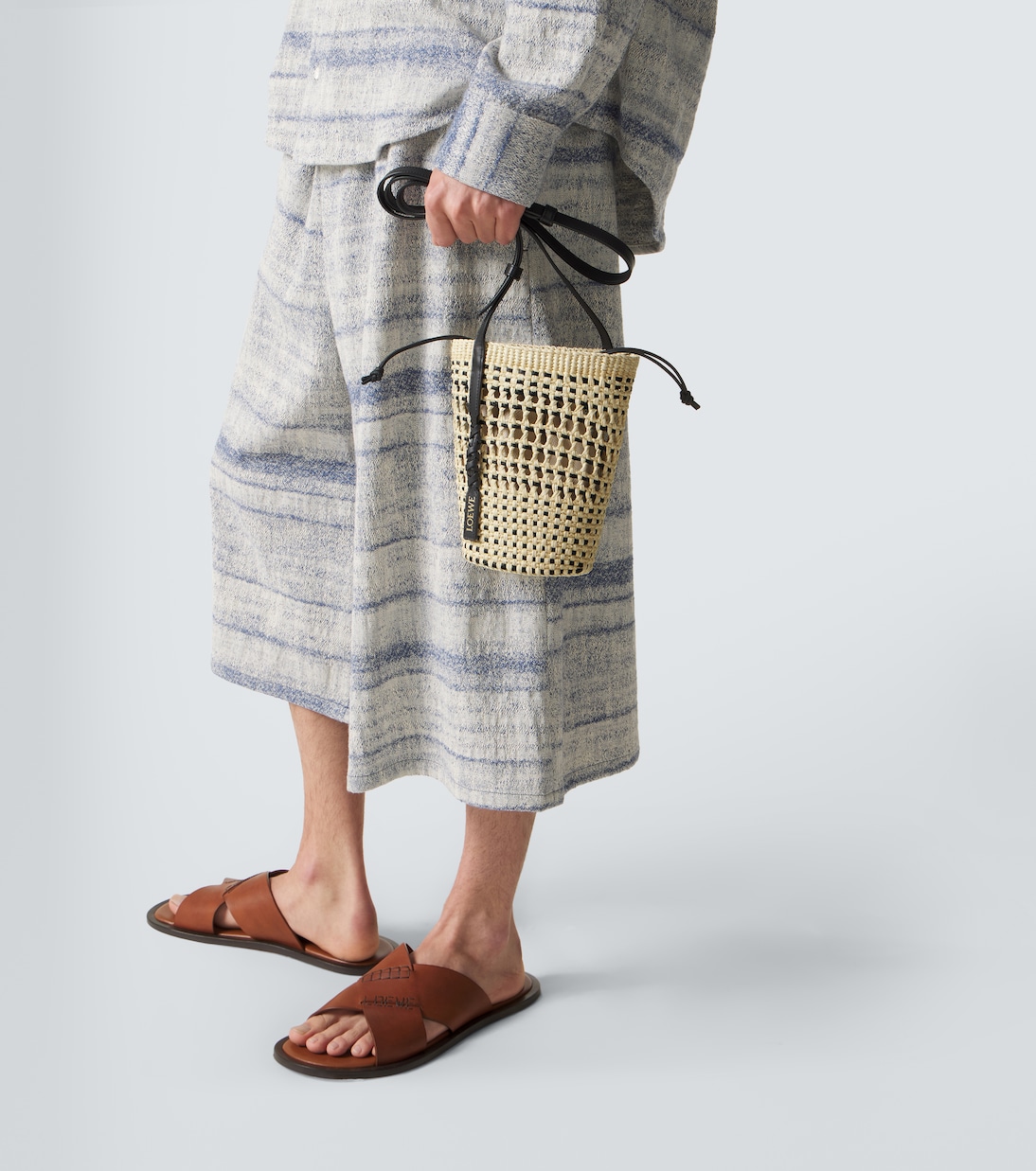 Paula's Ibiza Schultertasche mit Lederbesatz | Loewe