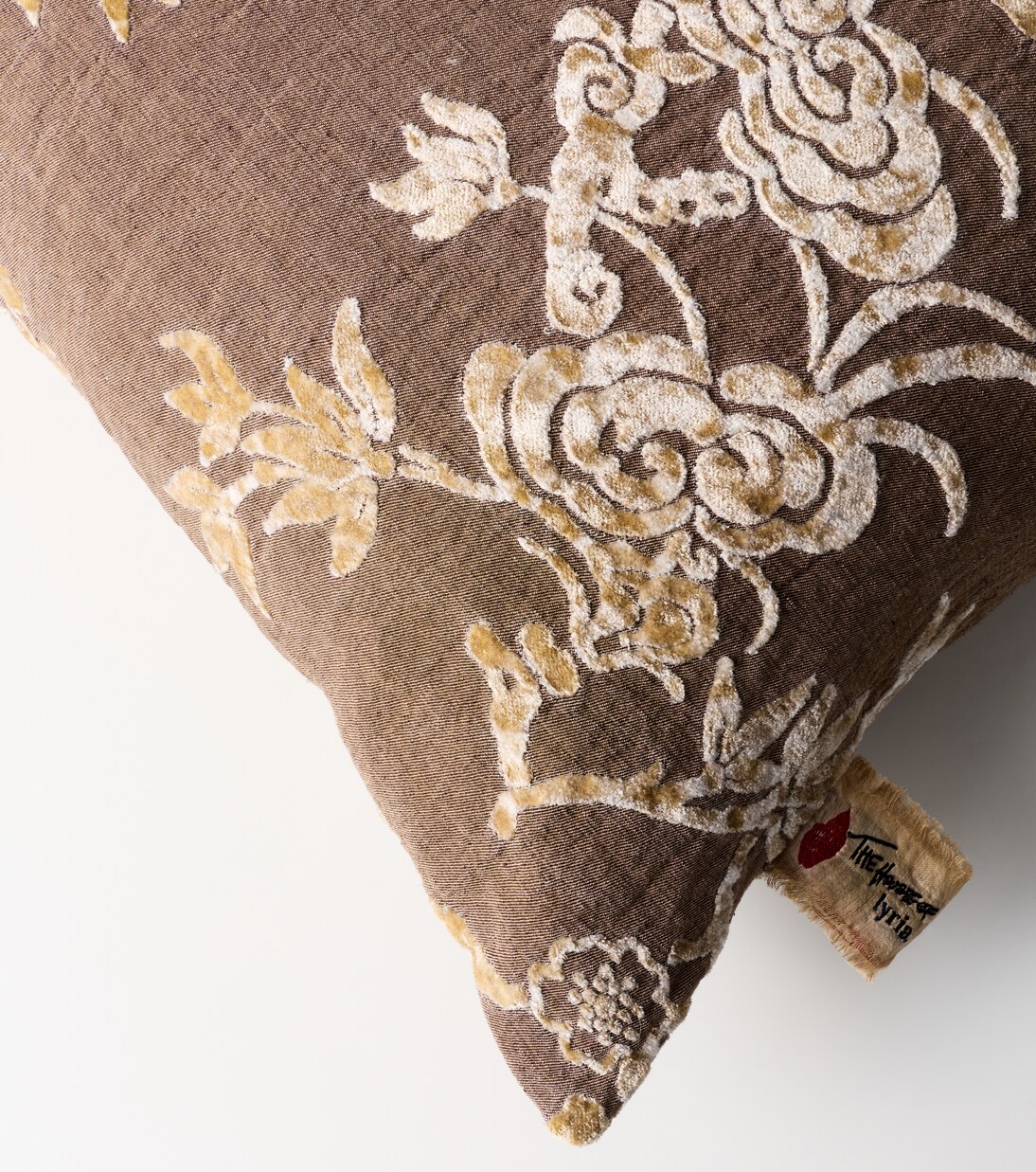 Cotognastro cotton and linen-blend cushion | The House of Lyria