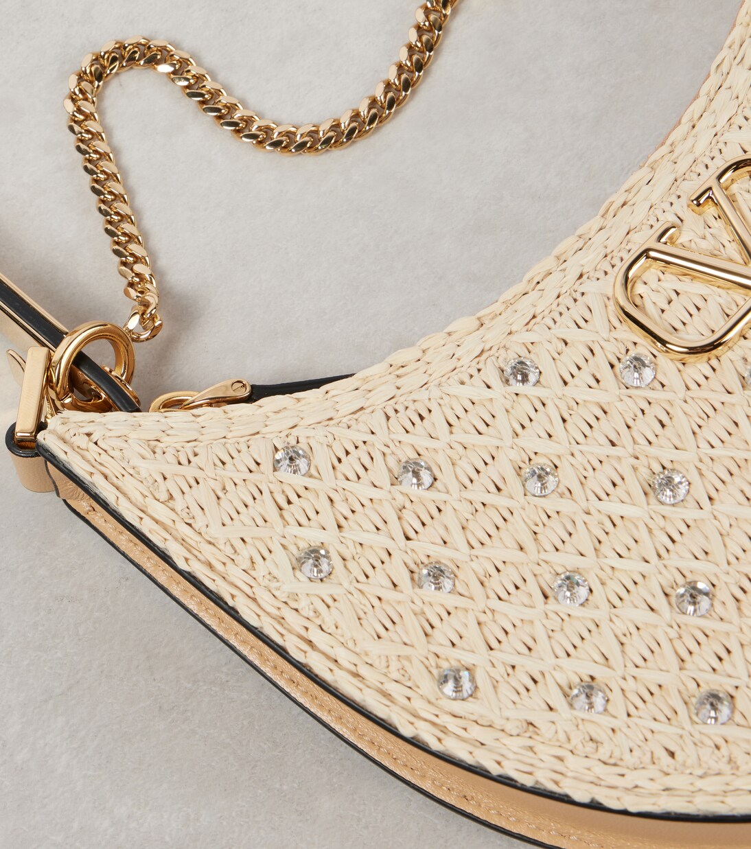 VLogo Signature raffia-effect shoulder bag | Valentino Garavani