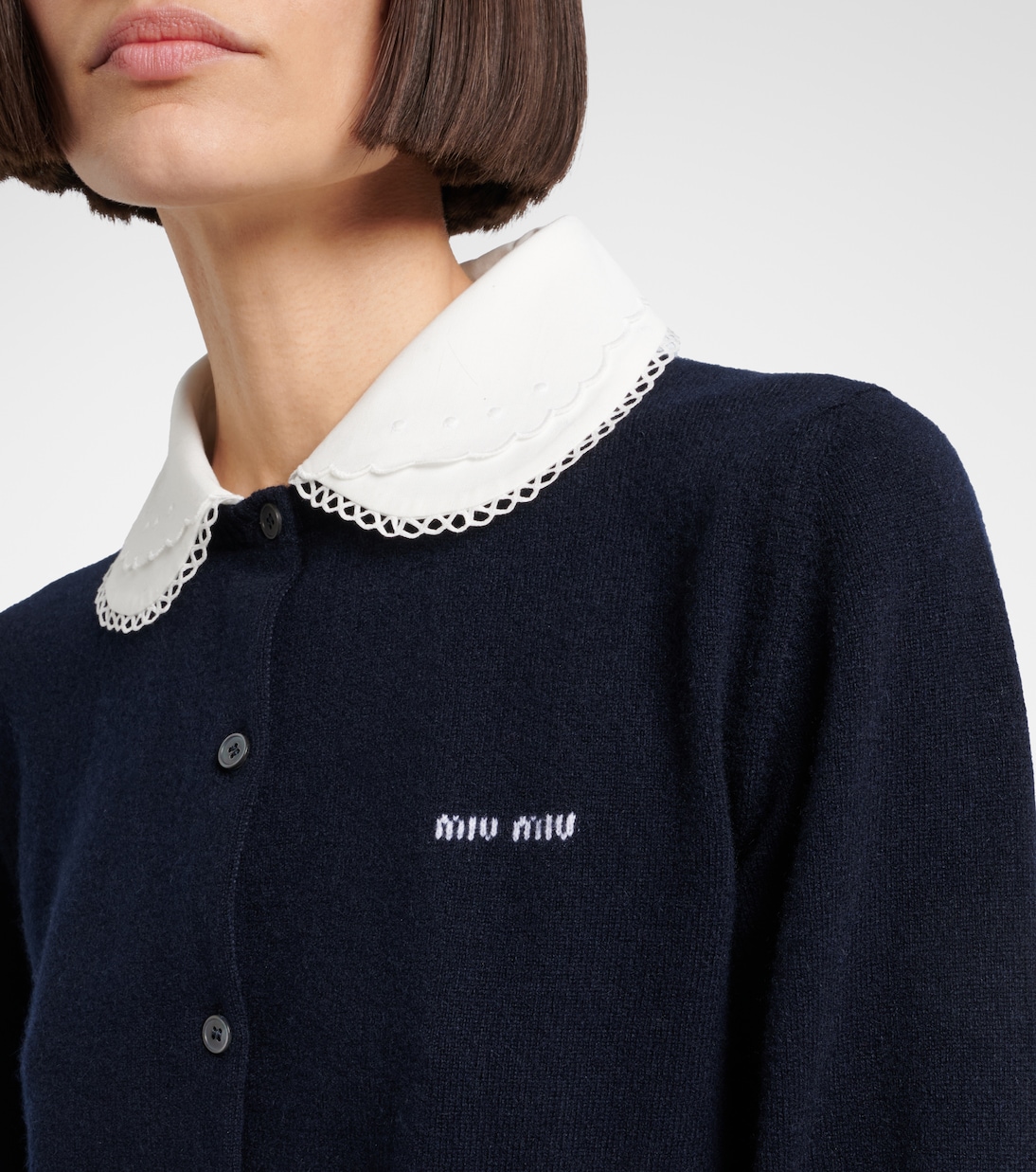 Cardigan in cashmere con logo | Miu Miu
