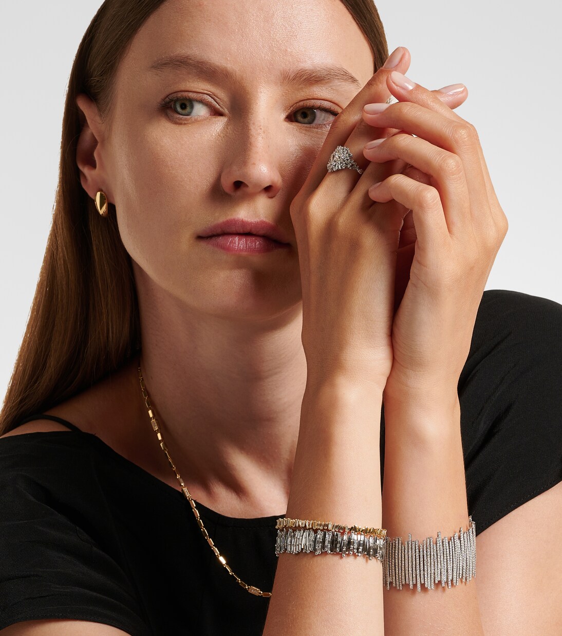 Brazalete Classic de oro de 18 ct con diamantes | Suzanne Kalan