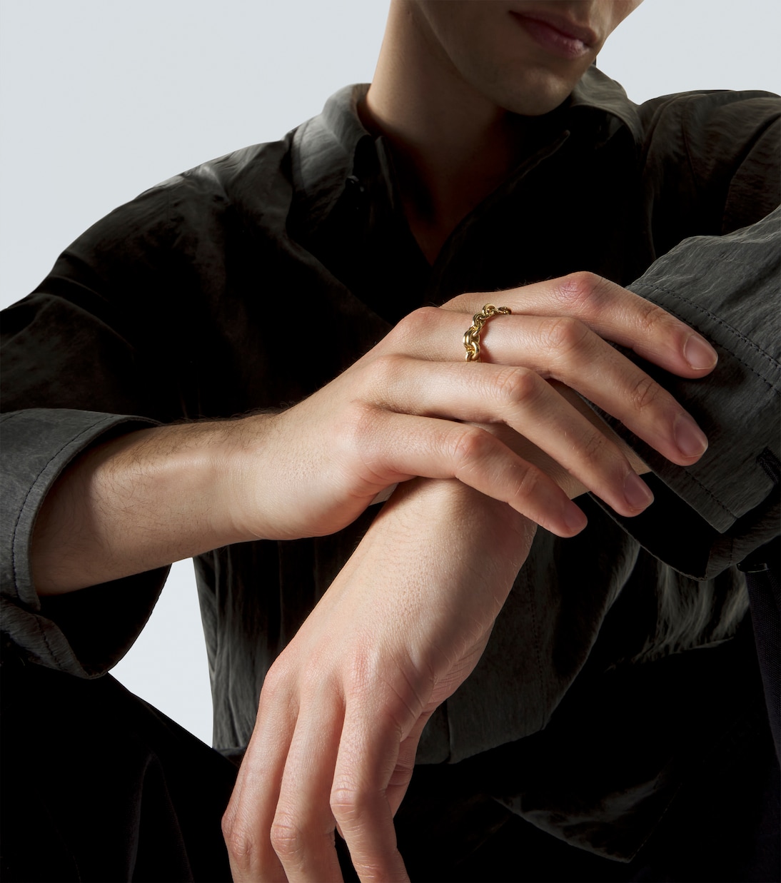 Medium Fused Serpens 18kt yellow gold ring | Spinelli Kilcollin