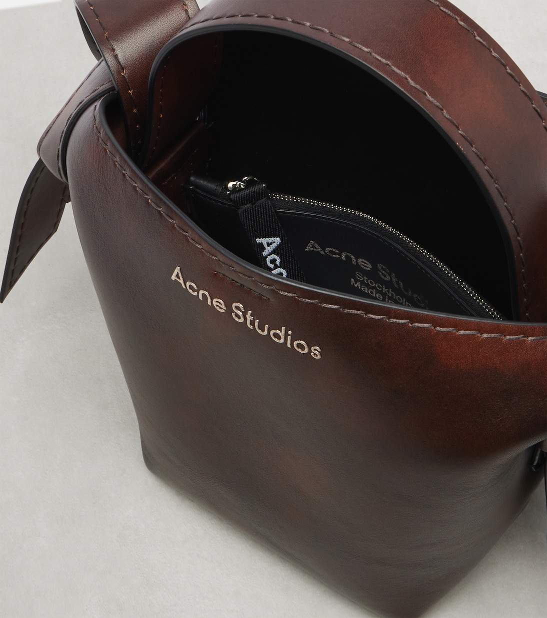 Borsa a tracolla Musubi Small in pelle | Acne Studios