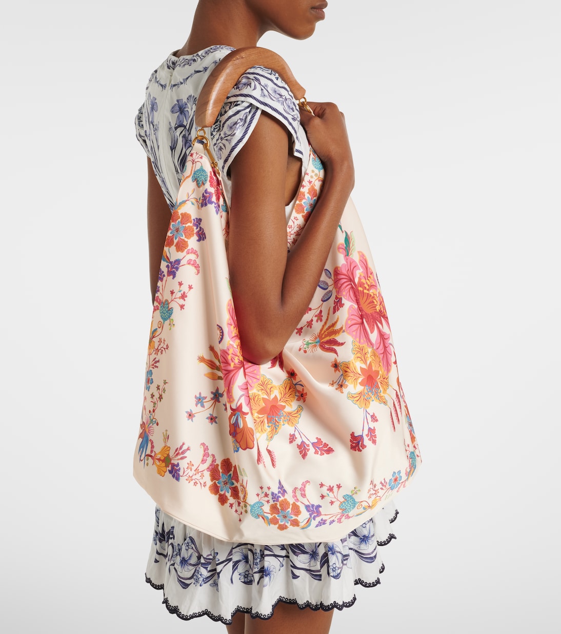 Scarf Medium floral satin tote bag | Farm Rio