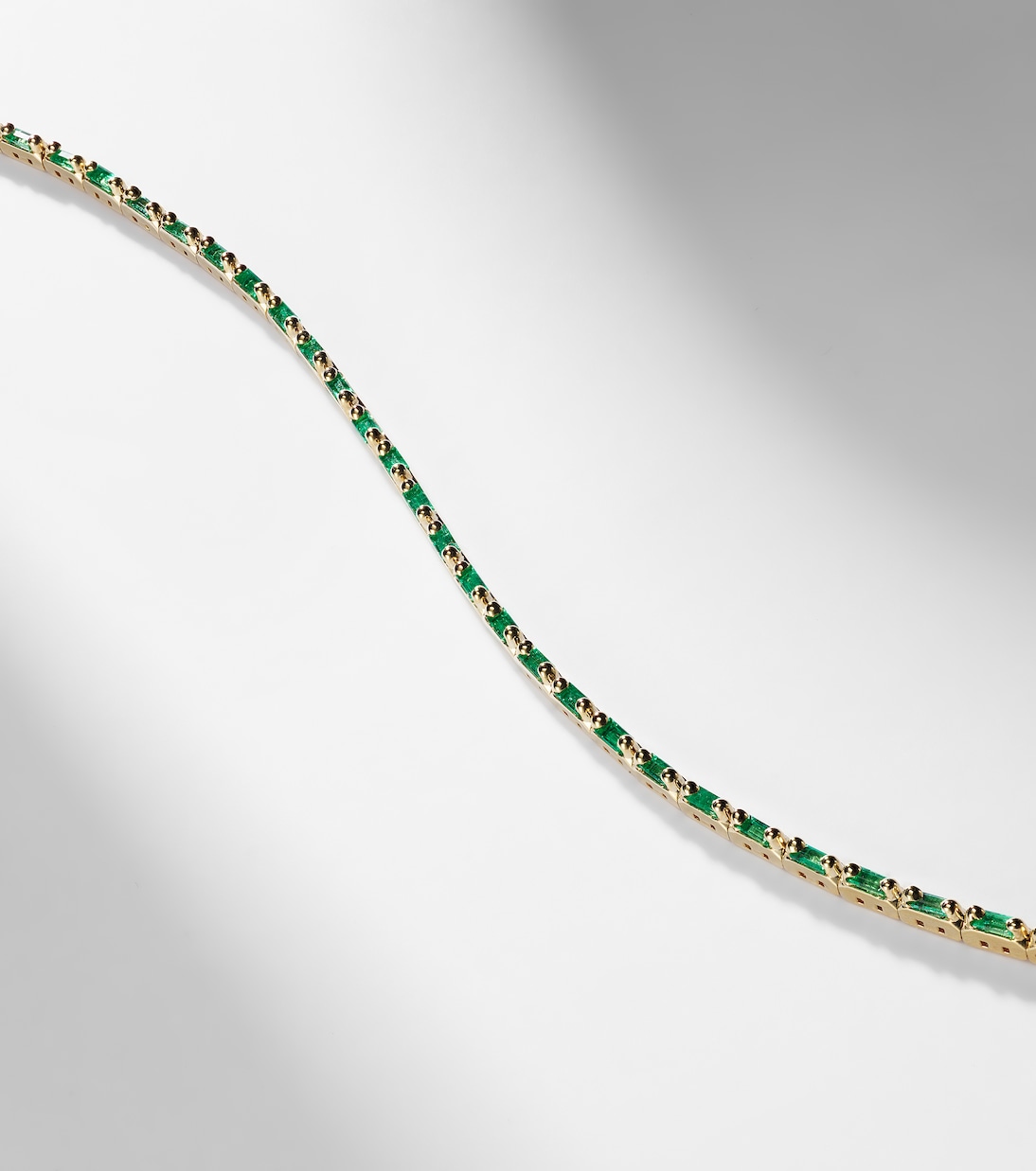 Pulsera de oro de 18 ct con esmeraldas | Suzanne Kalan