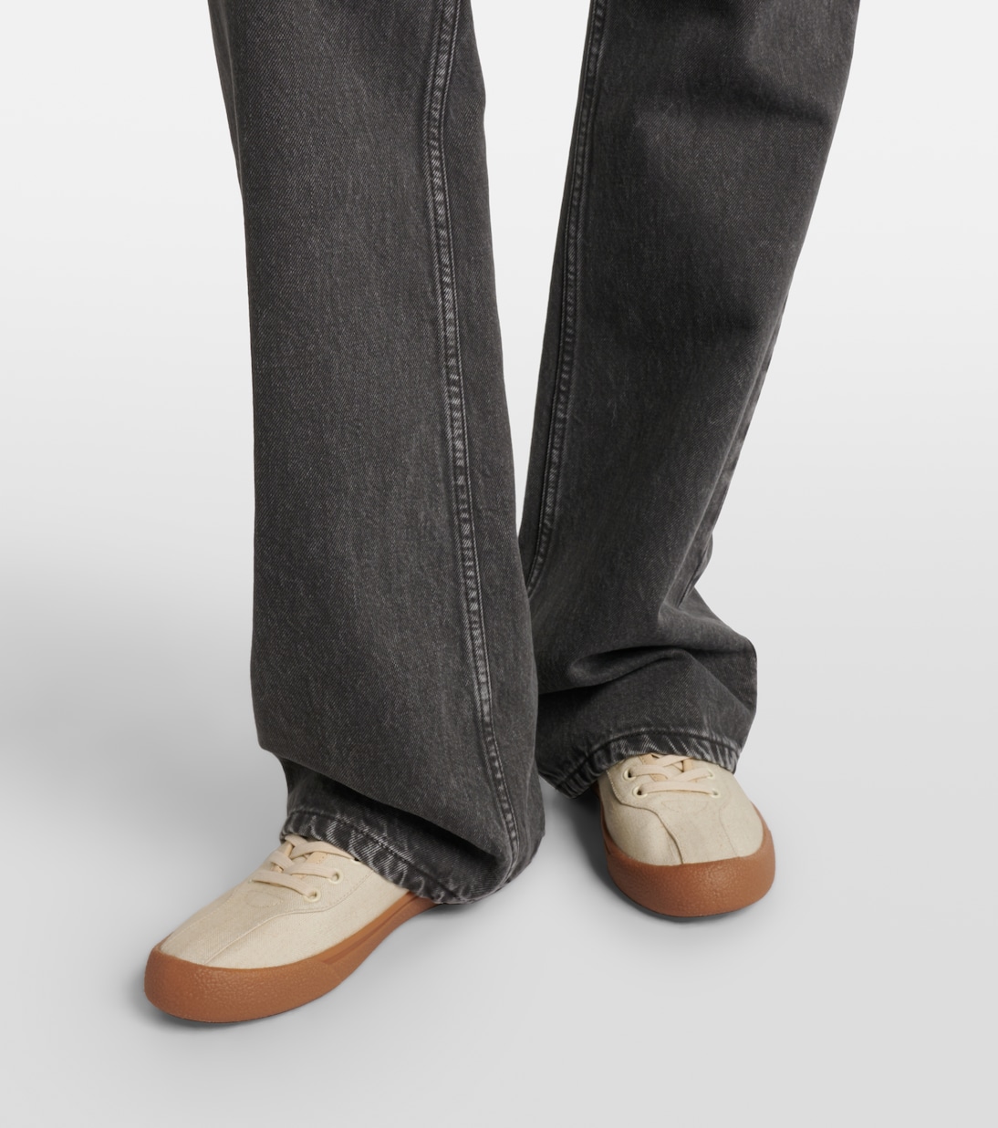 Low-Rise Straight Jeans Lyndsey | The Row