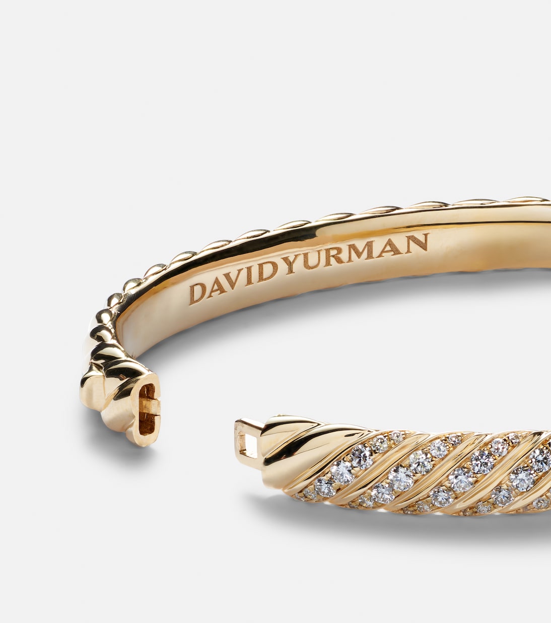 Sculpted Cable 18kt gold bangle with diamonds | David Yurman