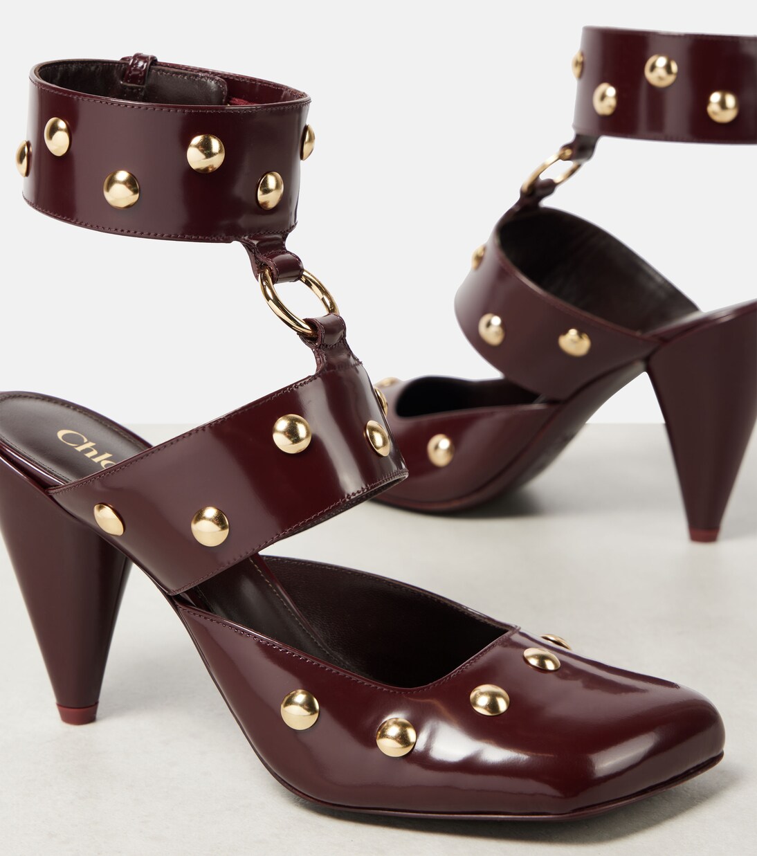 Salones Jade de piel con tachuelas | Chloé