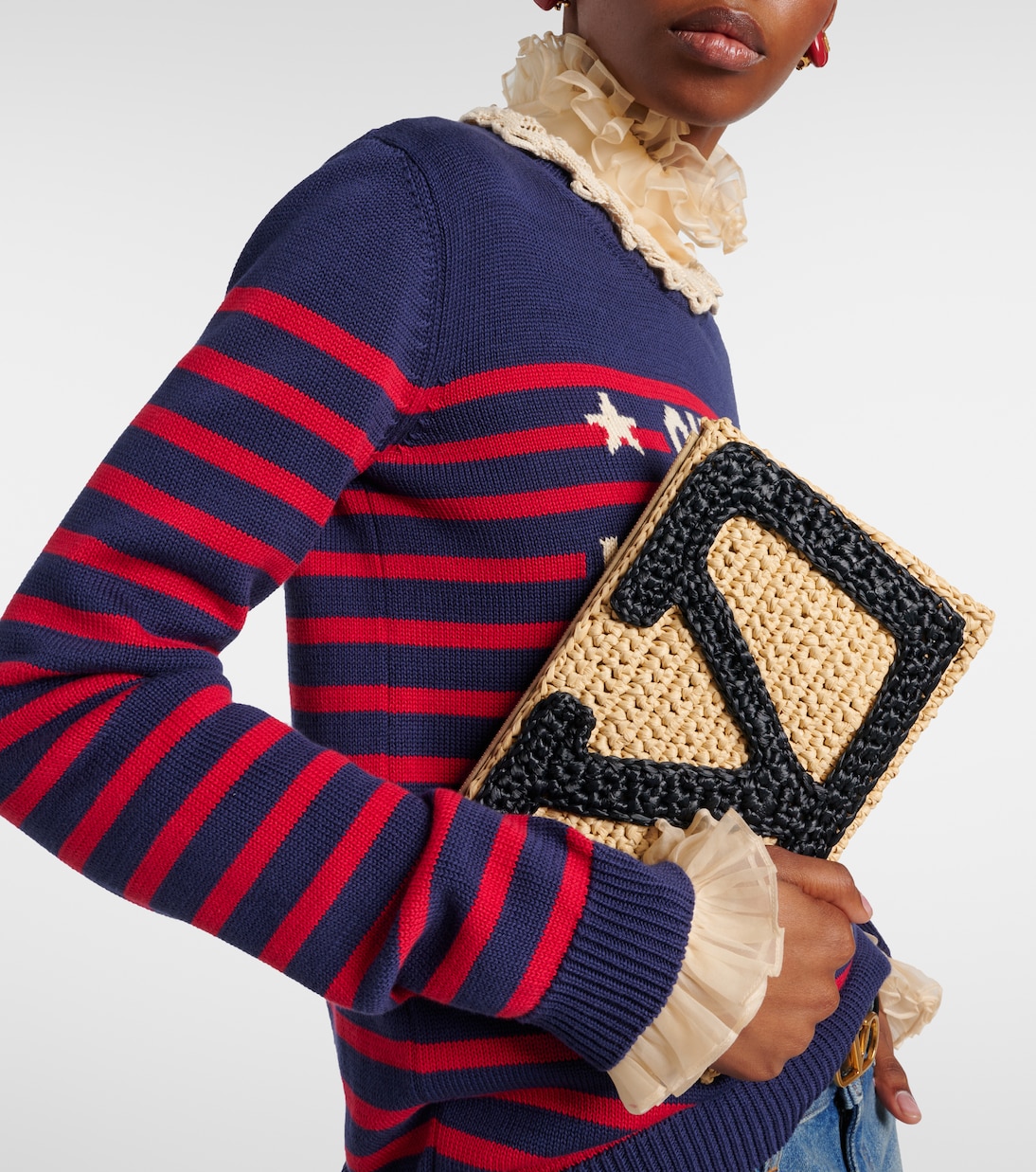 Clutch Viva Superstar in crochet | Valentino Garavani