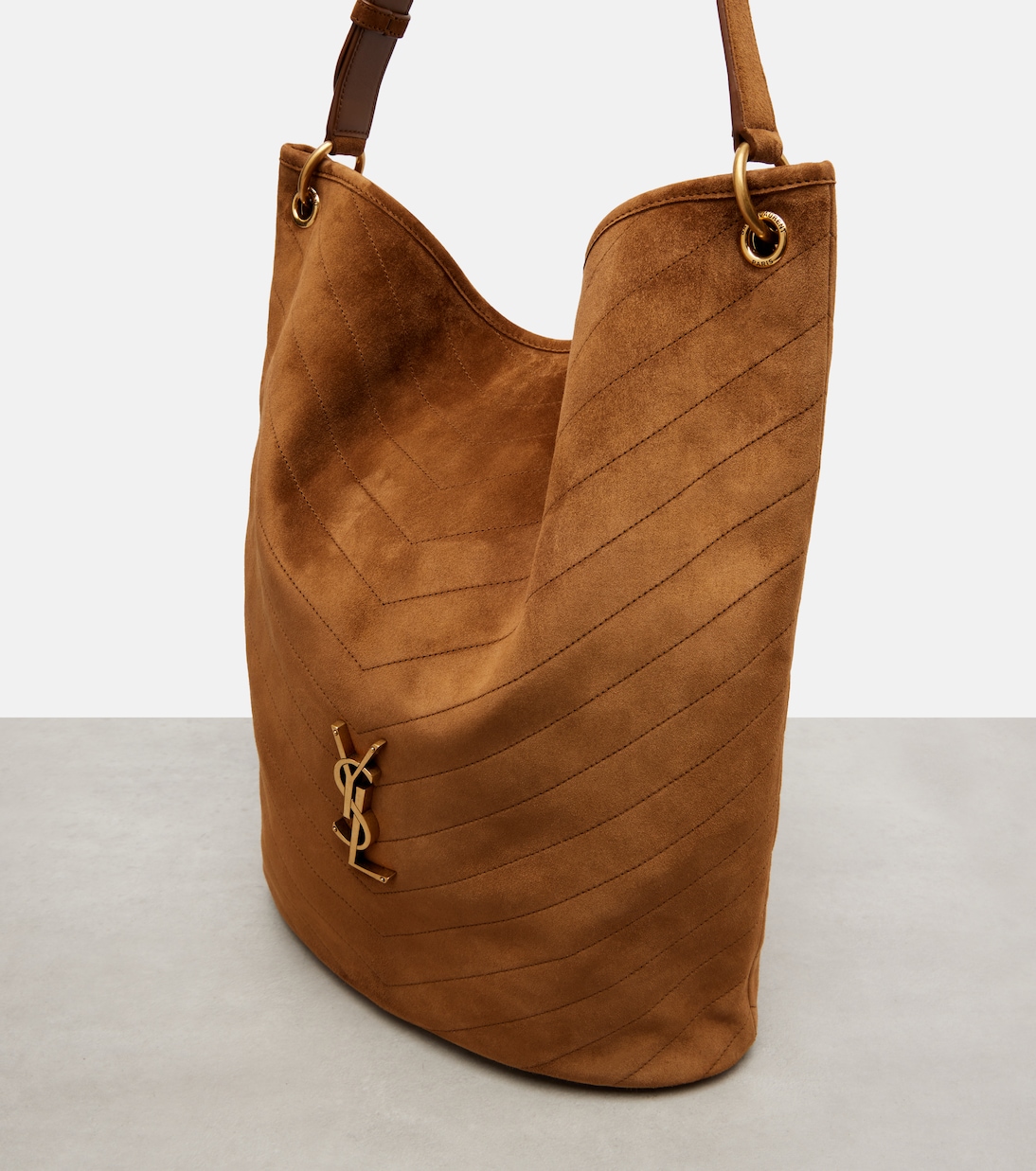 Niki Cassandre suede bucket bag | Saint Laurent