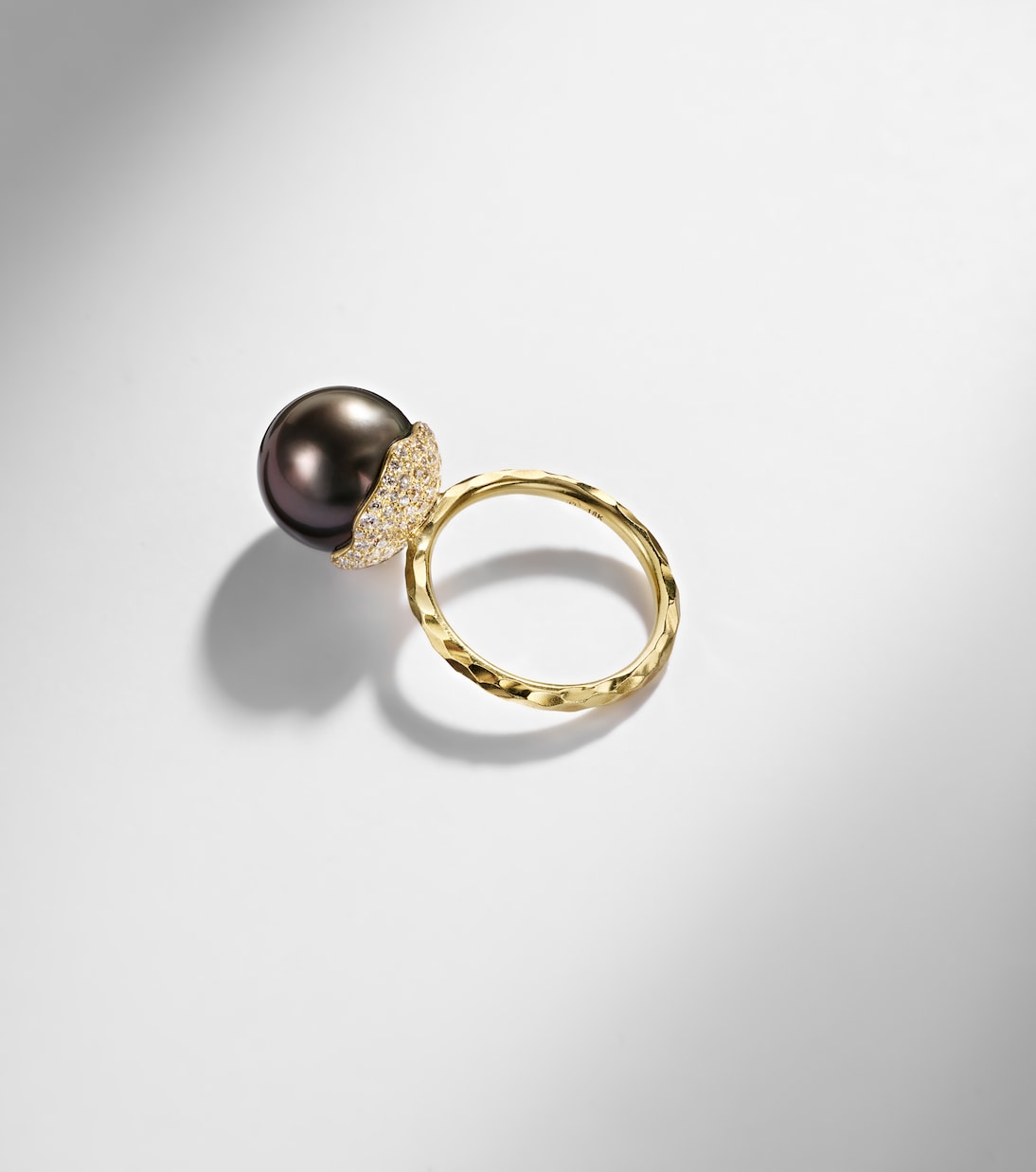Orb 18kt gold ring with pearl and diamonds | Octavia Elizabeth