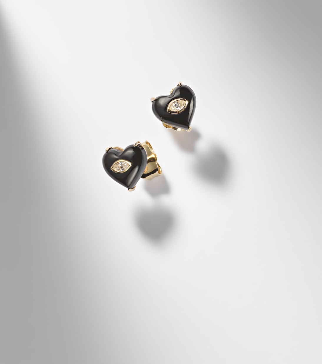 Boucles d’oreilles en or 14 ct (585/1000), diamants et onyx | Sydney Evan