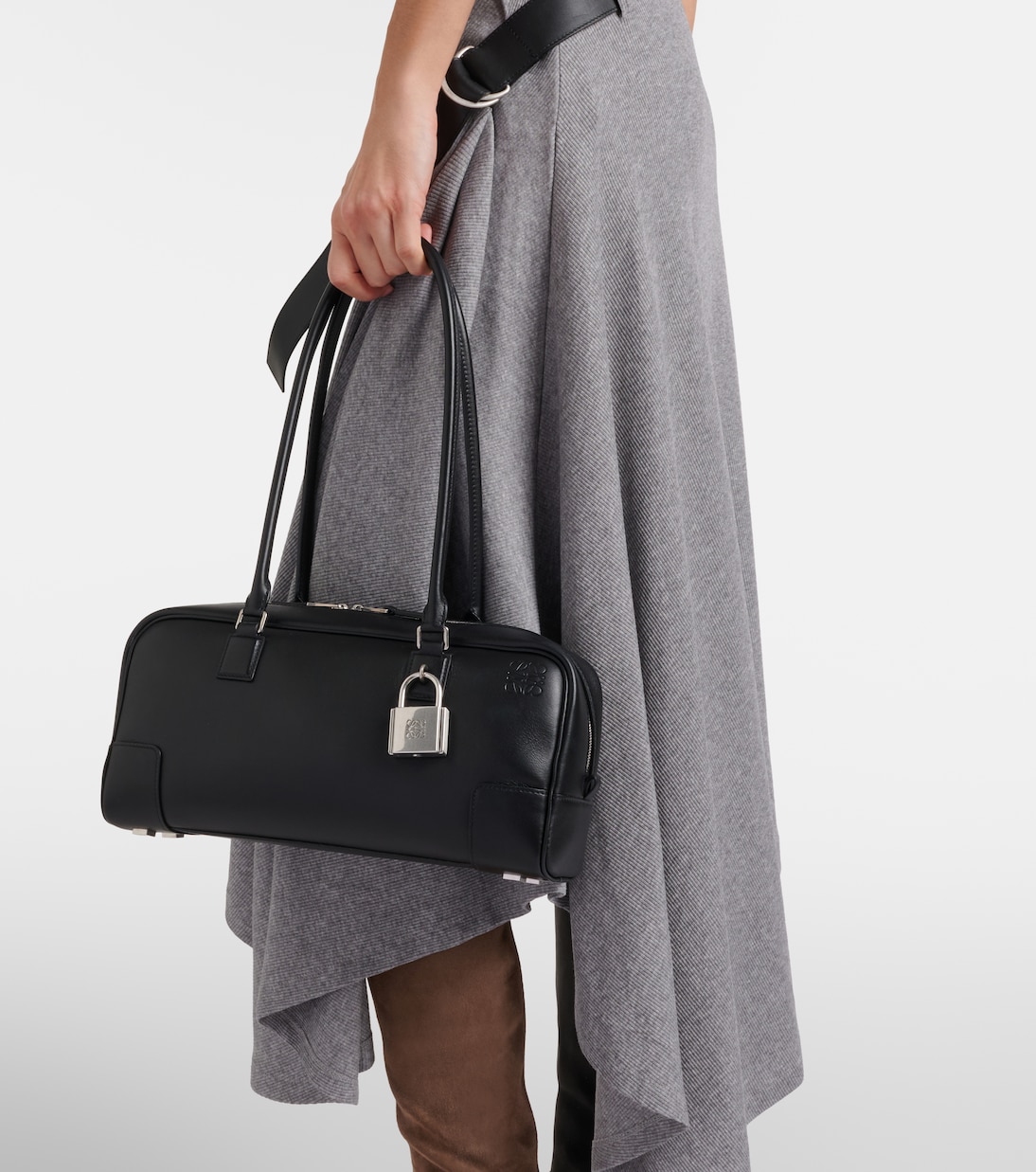 Amazona 31 leather shoulder bag | Loewe