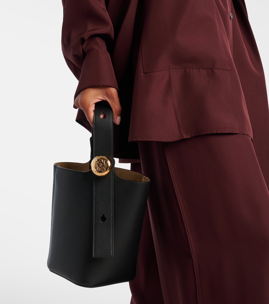 Bucket Bag Pebble Mini aus Leder | Loewe