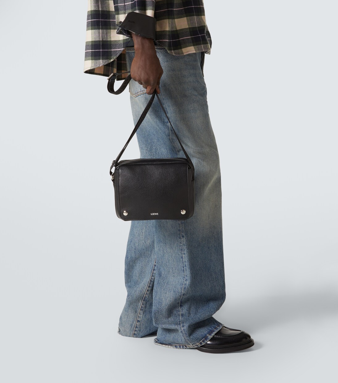 Bolso al hombro Pebble Medium de piel | Loewe